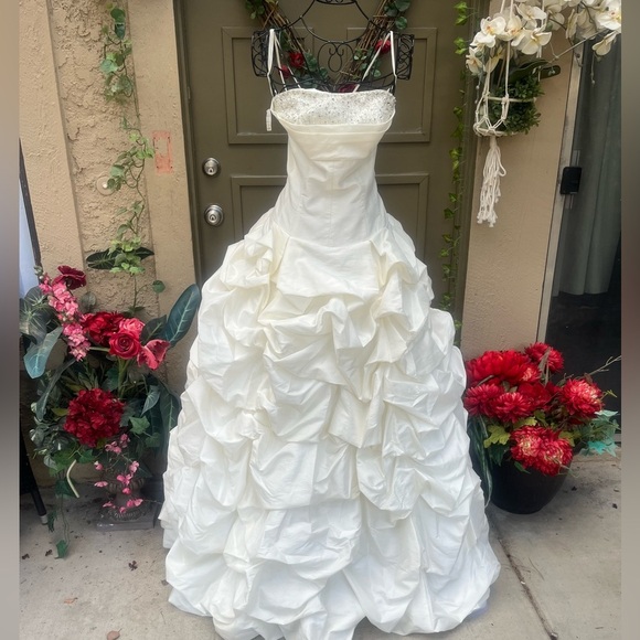 NWT Mariposa Moonlight Ruffle Tied Wedding Dress Cream Sz 12 Women - Picture 2 of 11